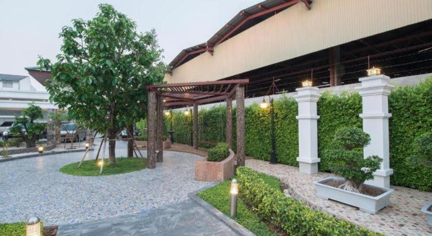 Nartsiri Hotel Ubon Ratchathani Esterno foto